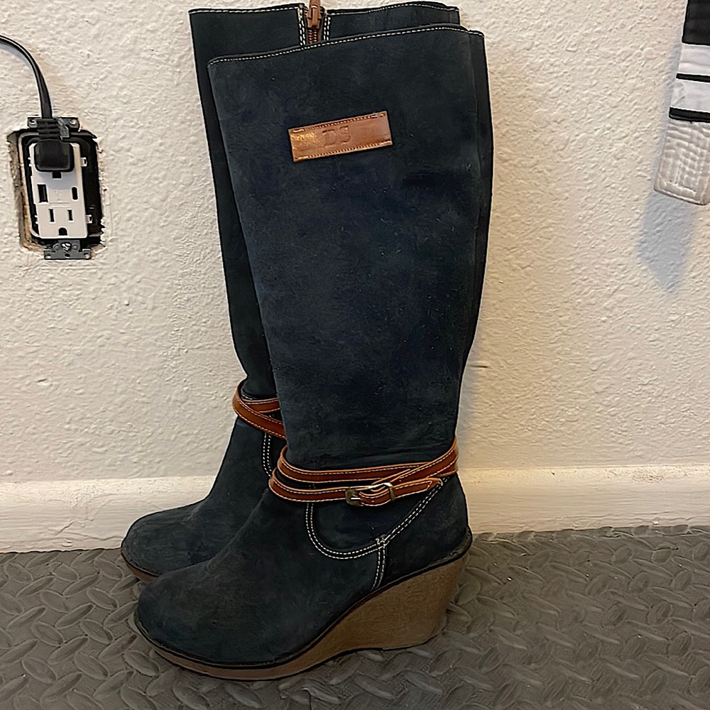 Serrano blue suede heeled boots.